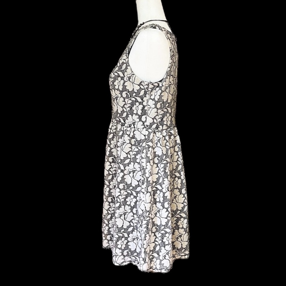 ⛔️SOLD⛔️ XHILARATION Sleeveless Floral Lace Midi Dress Black & White Sz Large - Picture 9 of 14